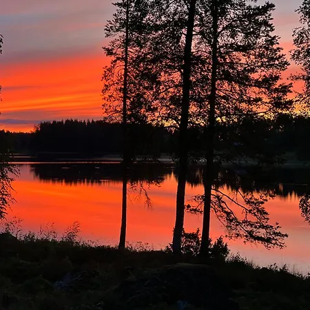 Kivisalmi Ja Aurorahut Bateau-hôtel