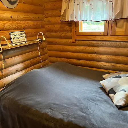 Kivisalmi Ja Aurorahut *