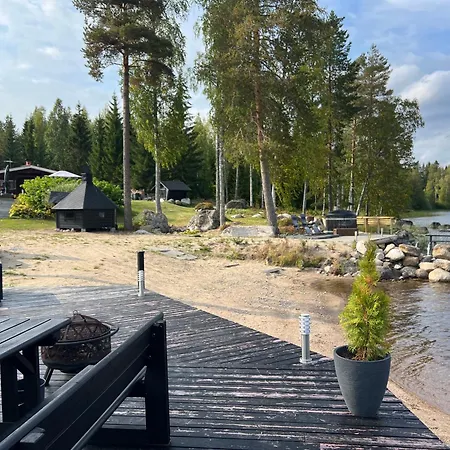 Kivisalmi Ja Aurorahut Bateau-hôtel