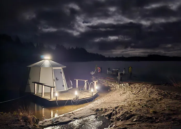 Kivisalmi Ja Aurorahut Bådhotel *