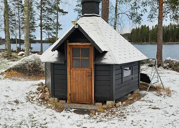 Kivisalmi Ja Aurorahut Botel Viitasaari