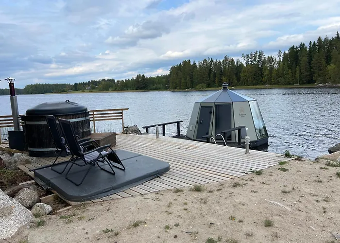 Kivisalmi Ja Aurorahut Bådhotel *